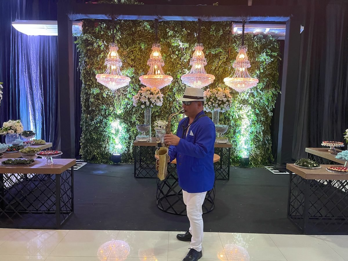 8e3924f2-6ead-402e-ba55-3fe53328eeab